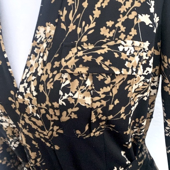 Becky & Max Long Sleeved Floral Tie Waist Wrap Dress - Picture 4 of 9